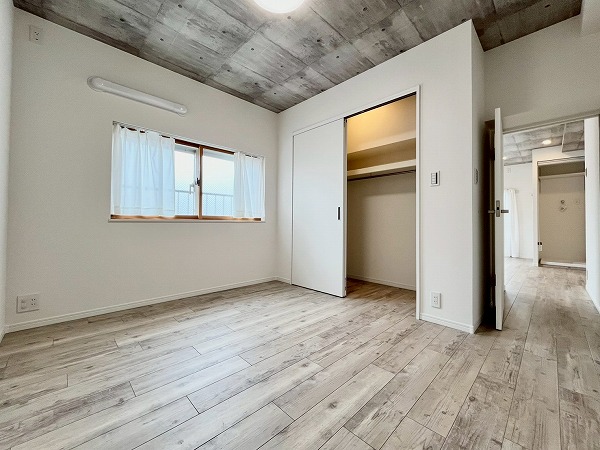 カーサ青葉台_洗練された洋室の写真1