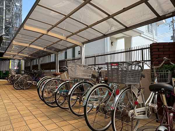 コートハウス三鷹 駐輪場