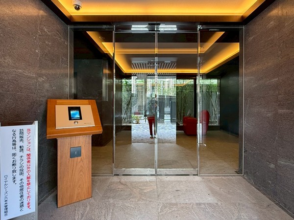 ロイヤルシーズン六本木　エントランス