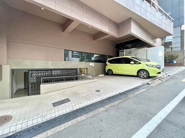 第18宮庭マンション 駐車場