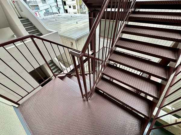 グリーンキャピタル門前仲町_外階段の写真