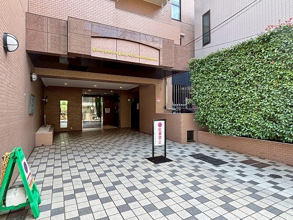 ライオンズステーションプラザ千歳烏山_アプローチ