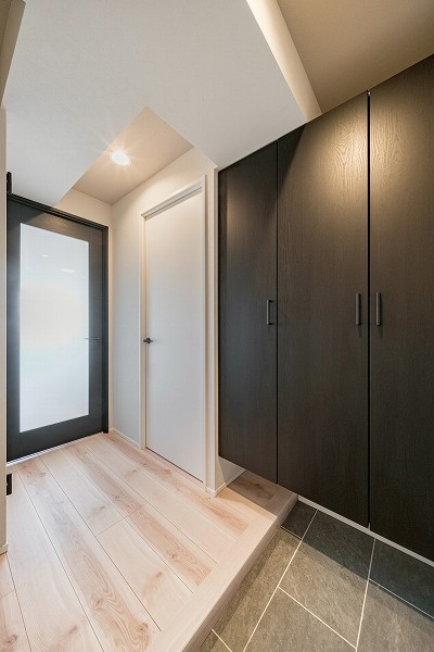 朝日白金台マンション_玄関収納の写真1