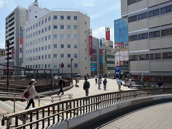 三鷹駅