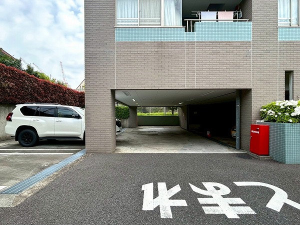笹塚パークホームズ　駐車場