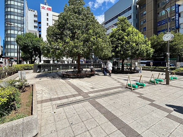 高円寺南口駅前広場