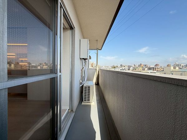 ミニカムマンション_バルコニー左の写真