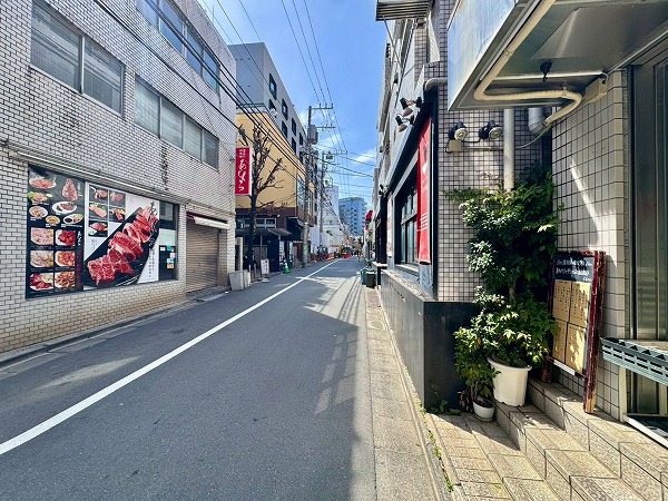 マンション周辺の道