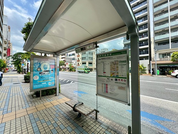 東京駅行バス亭