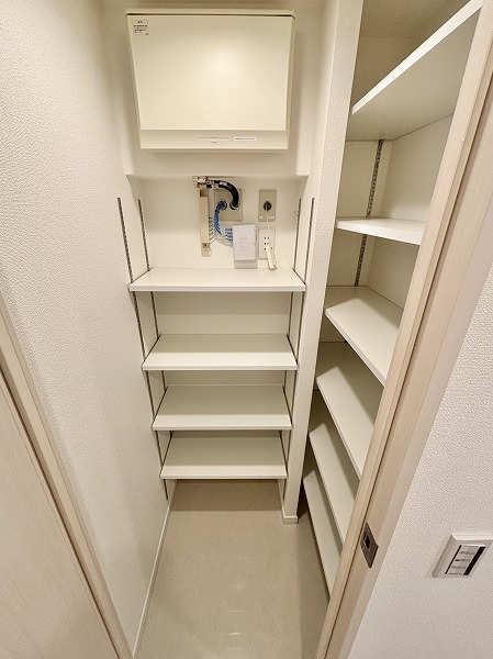 ルネ神田和泉町_シューズインクローゼットの写真3