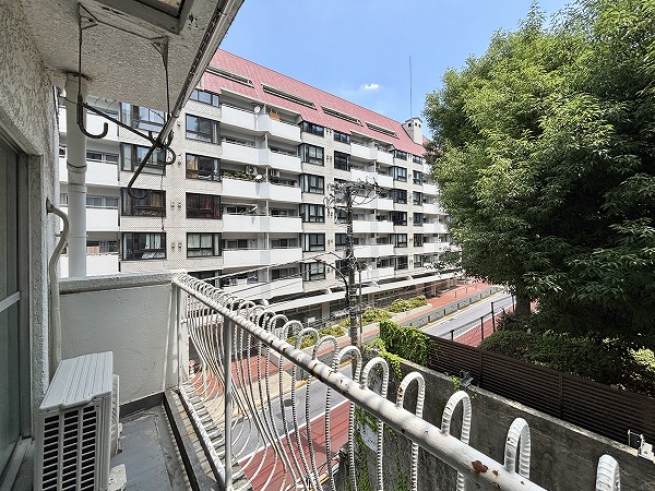 ヴェラハイツ新宿_東向きのバルコニーの写真