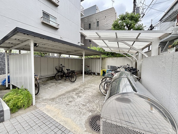 メゾン代々木 駐輪場