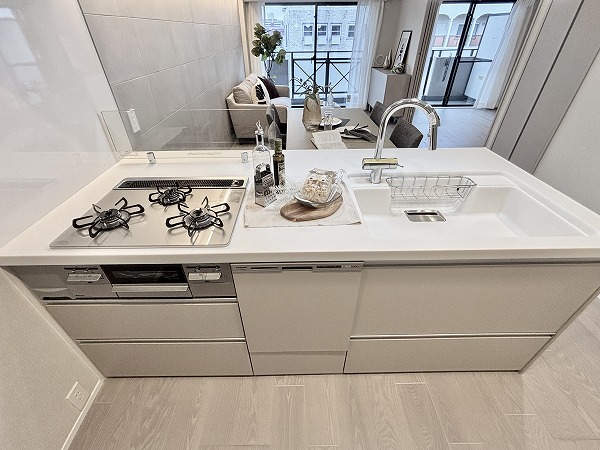 レジェンド中野ガーデン_ペニンシュラタイプのキッチンの写真