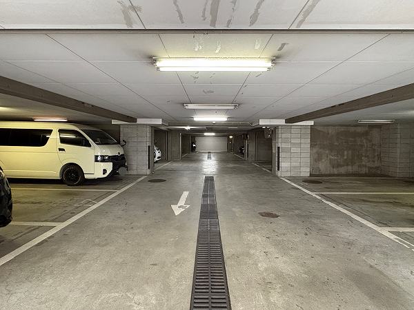 東建島津山南ハイツ 駐車場