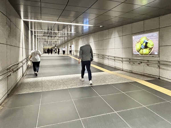 駅地下通路