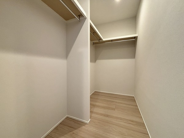 藤和中野コープ_ウォークインクローゼットの写真