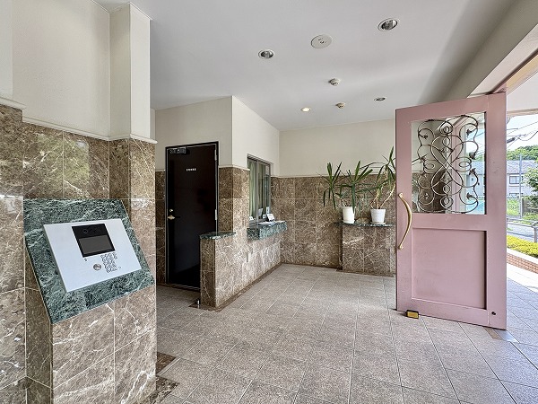 ハイホーム砧公園　エントランス