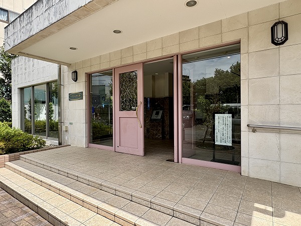 ハイホーム砧公園　アプローチ