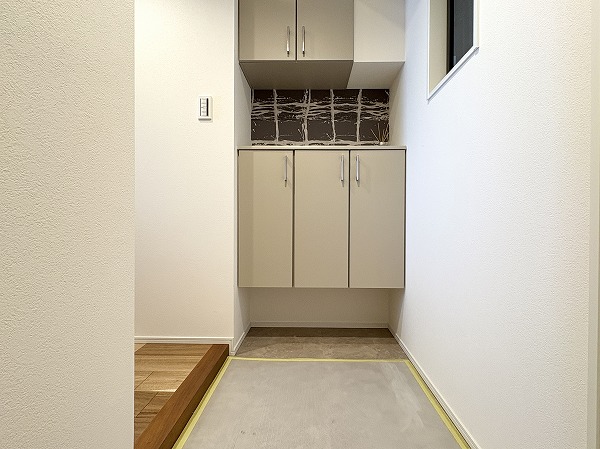 ライオンズステーションプラザ千歳烏山_玄関の写真