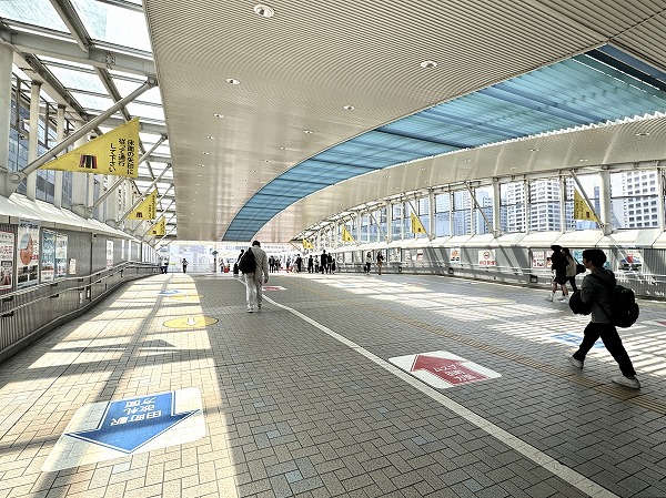田町駅直結の遊歩道