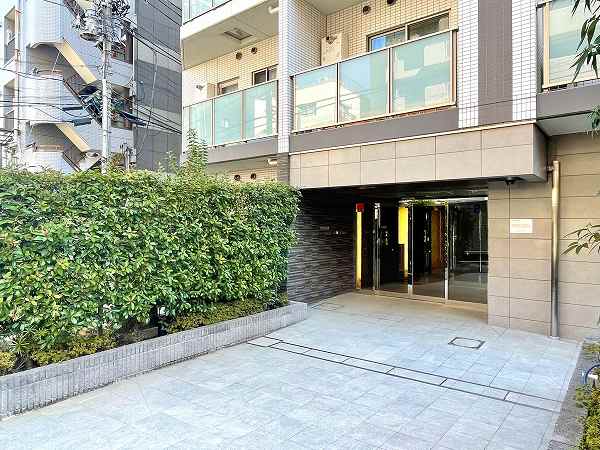 グローリオ新宿夏目坂 アプローチ