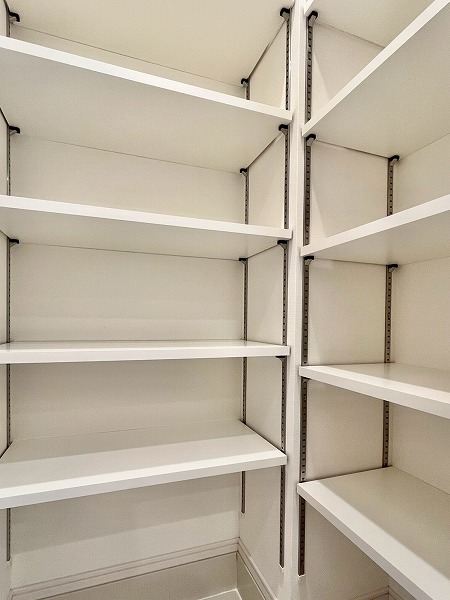 レガリス用賀_大容量のシューズインクローゼットの写真