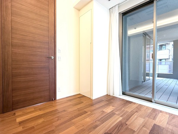 ロイヤルシーズン六本木_コンパクトな洋室の写真