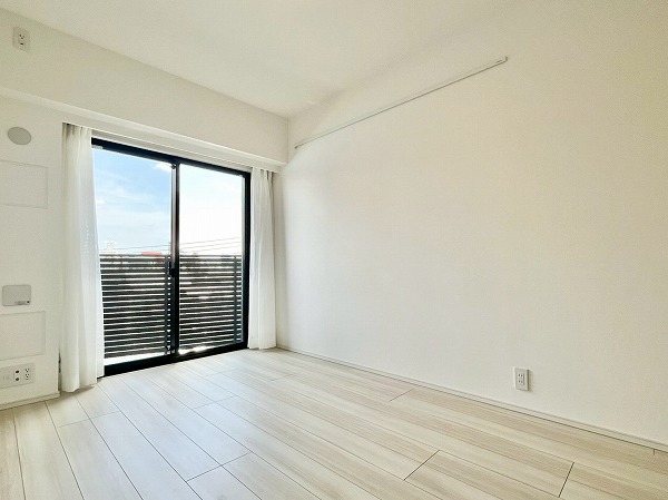 レガリス用賀_広々とした洋室の写真3