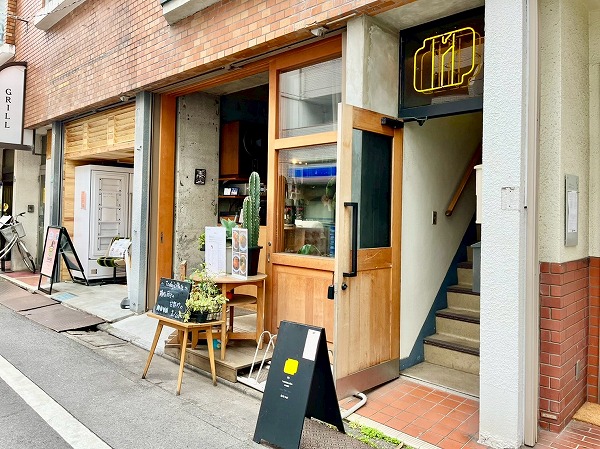 商店街のレストラン