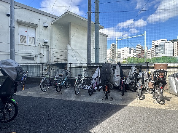 アイビハイツ三田　駐輪場