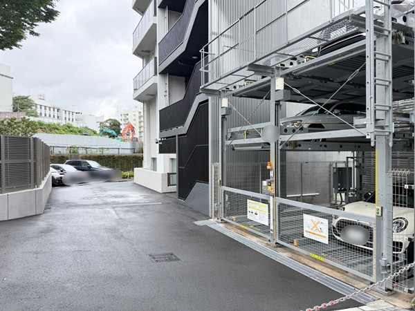 プレミスト白金 駐車場