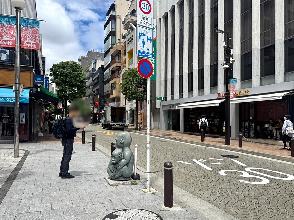 麻布十番駅前の街並み
