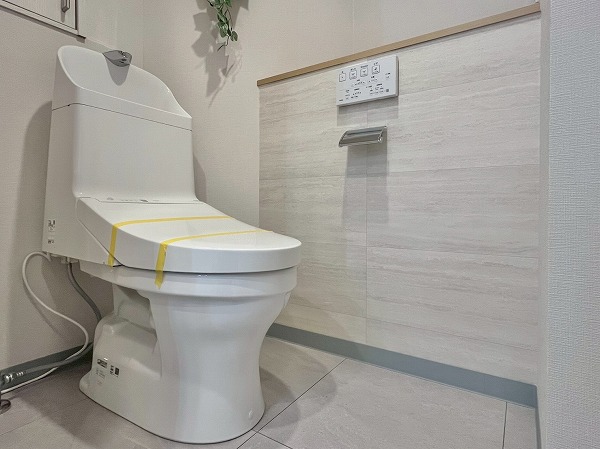 シャンボール尾山台_ホワイト基調のトイレの写真