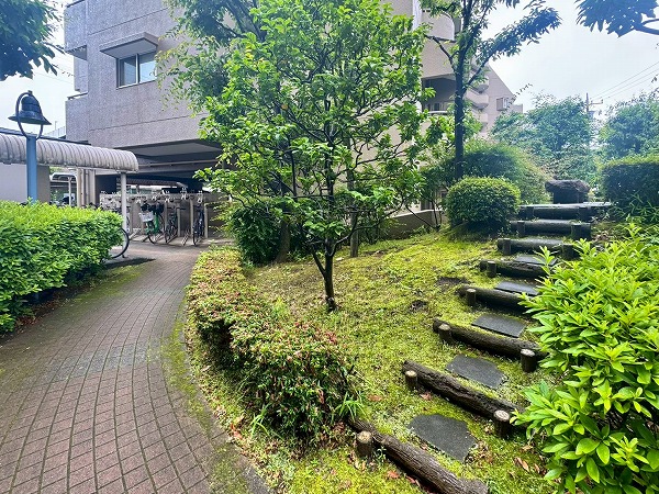 西大島ハイム_敷地内緑道の写真