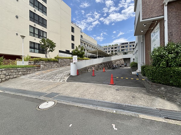 クレセントマンション 車両置き場