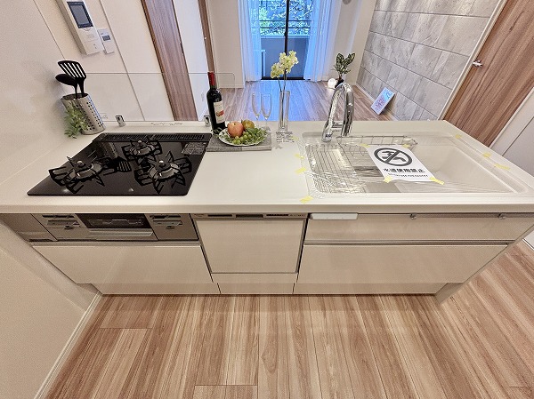 朝日マンション駒場_ペニンシュラタイプのキッチンの写真3