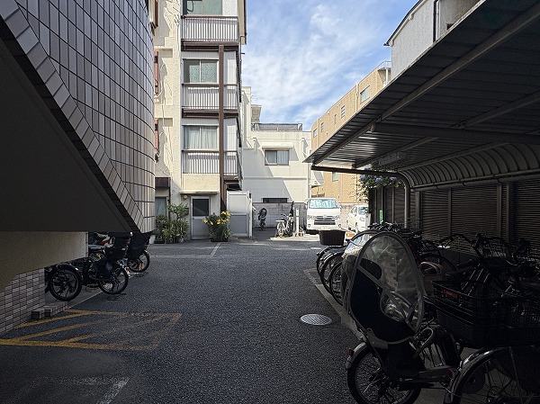 ラビ・ゼームス坂　駐輪場