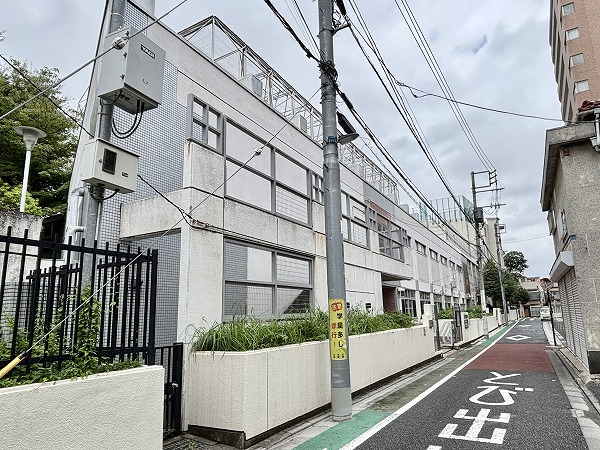 文京区立根津小学校