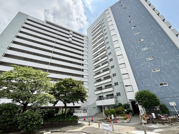 戸山ハイツ27号棟 外観