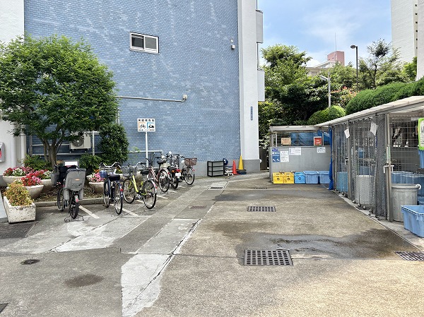 戸山ハイツ27号棟 駐輪場