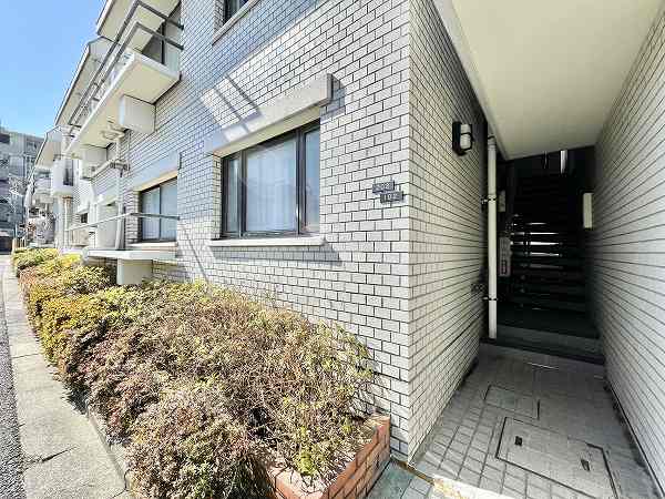 中銀上馬マンシオン アプローチ