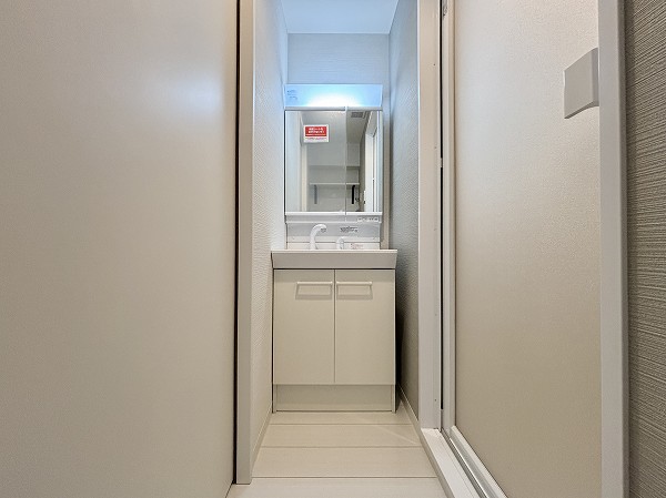 第22宮庭マンション_清潔感のあるパウダールームの写真