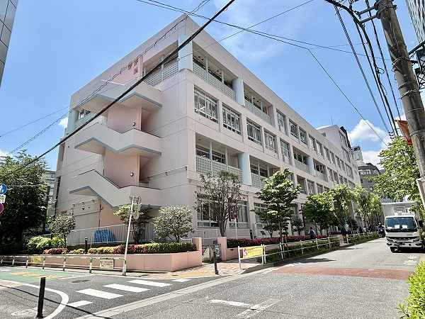 新宿区立花園小学校