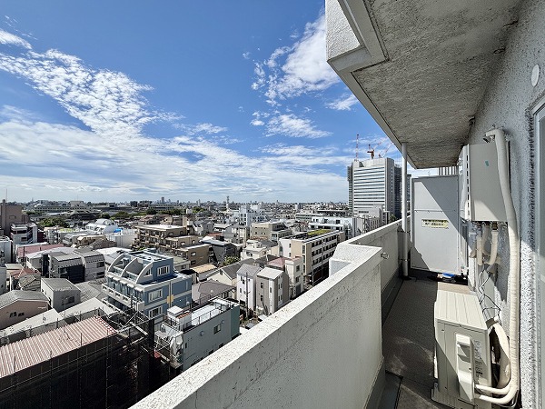 幡ヶ谷コーエイマンション_南向きのバルコニーの写真2