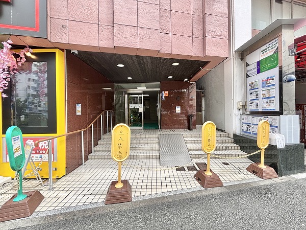 サンセール新宿　アプローチ