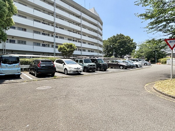 給田南住宅1号棟　車両置き場
