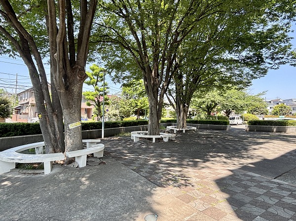 給田南住宅1号棟　広場