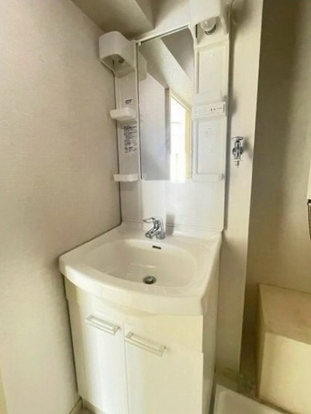 中銀上馬マンシオン_使いやすそうな洗面化粧台の写真