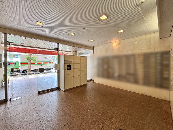 ファミール本郷　エントランス
