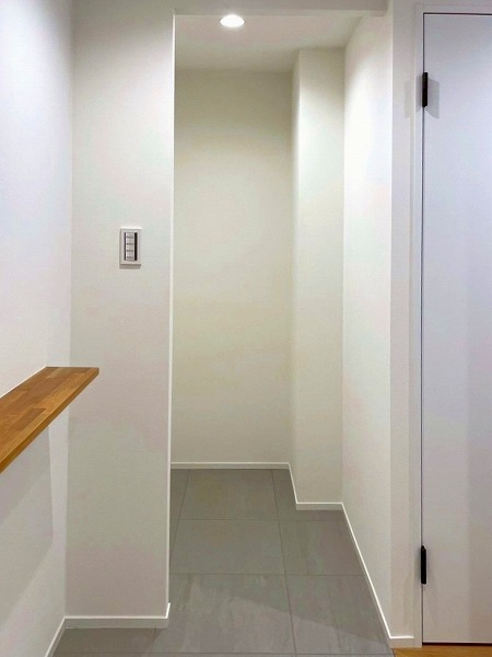 MFビル_広々とした廊下の写真